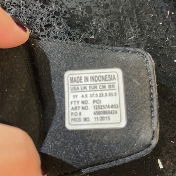 Girls Under Armour Slides sz 5y #2003 - Picture 4 of 4